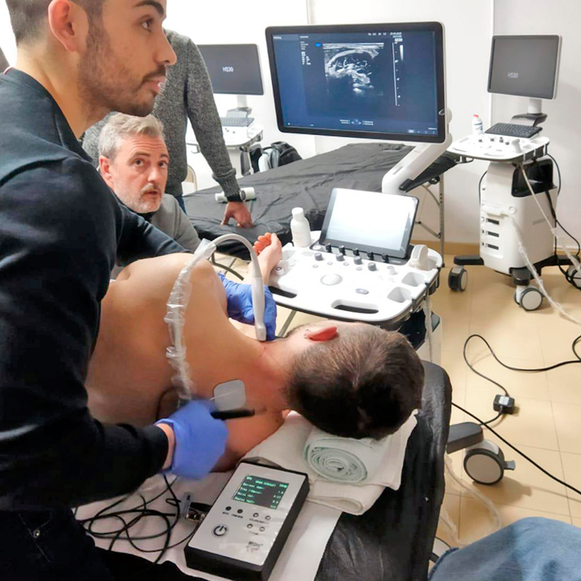 Ecografía musculoesquelética sobre paciente